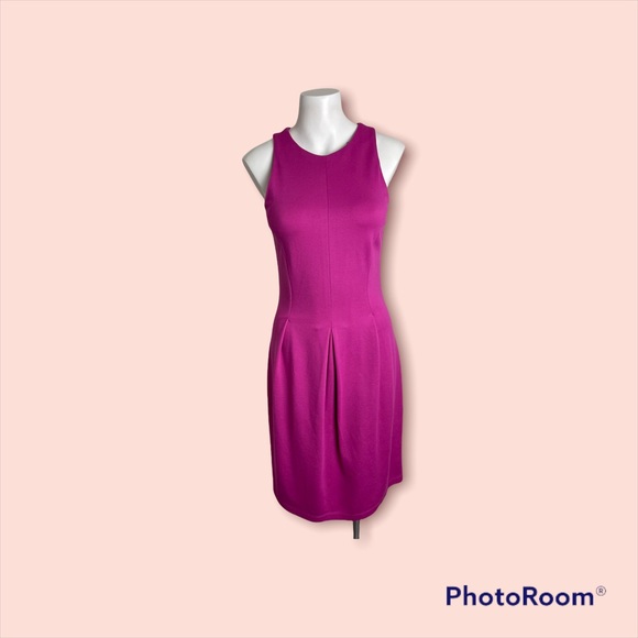 J. McLaughlin sleeveless shift bodycon classic